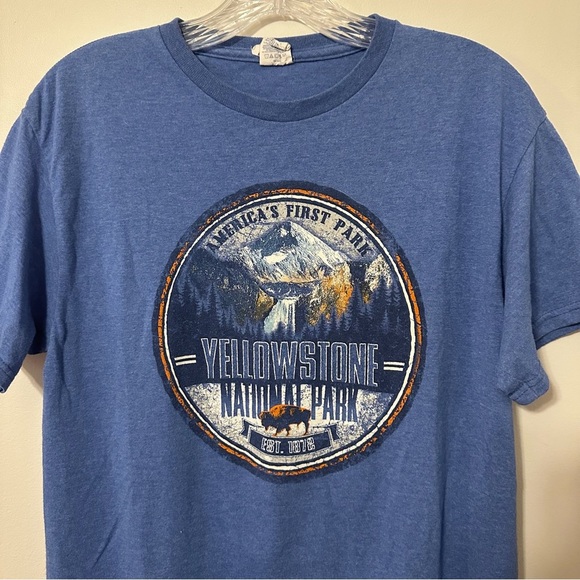 Delta Tops - Authentic Yellowstone National Park Blue Graphic Short Sleeve T-Shirt, Sz Medium